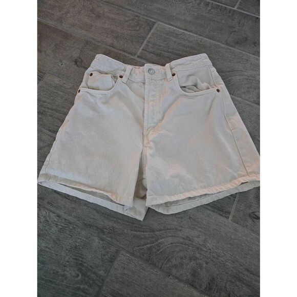 Women's Zara High Waisted Jeans Shorts Off White Size 6 - Picture 1 of 8